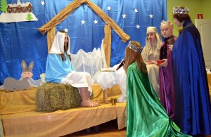 Jasełka w wykonaniu grupy teatralnej "Zamaskowani"